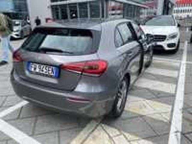 MERCEDES-BENZ A 180 d Automatic Business