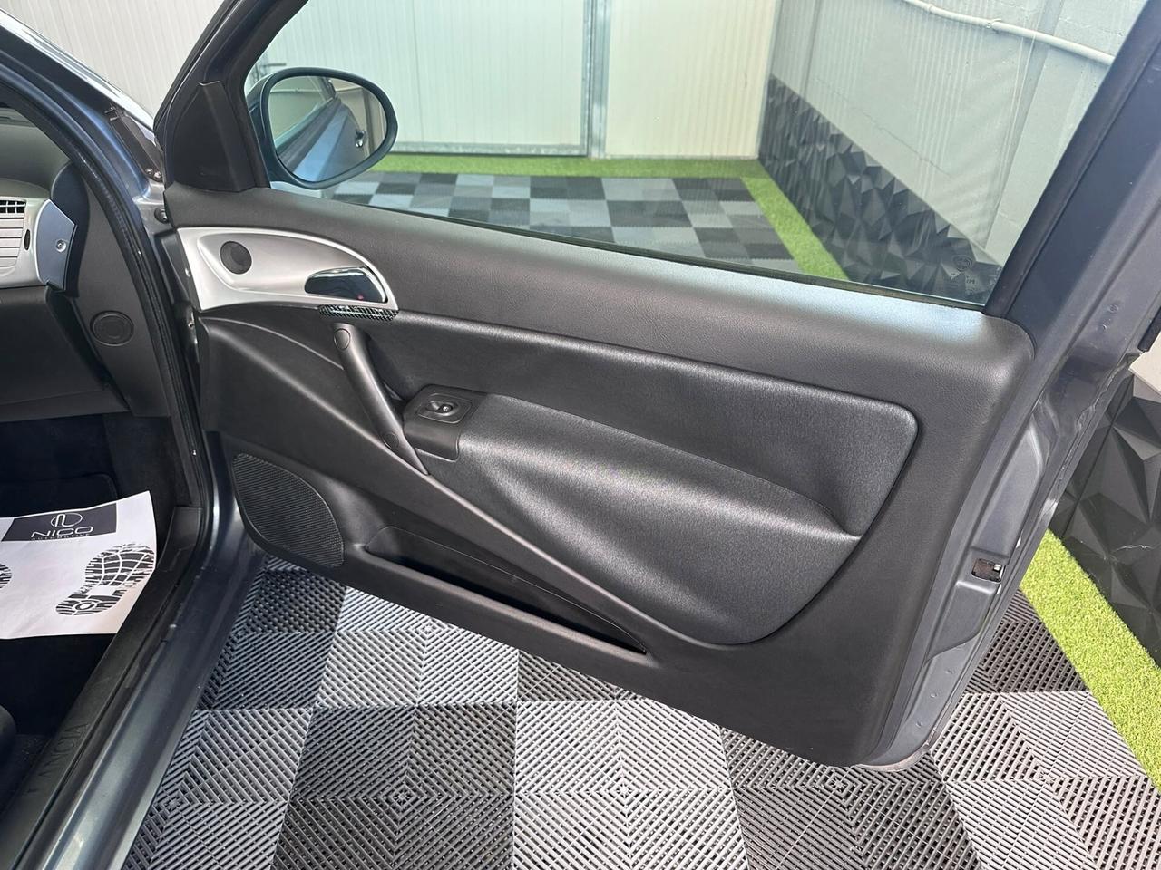 Lancia Ypsilon 1.2 69 CV Platino