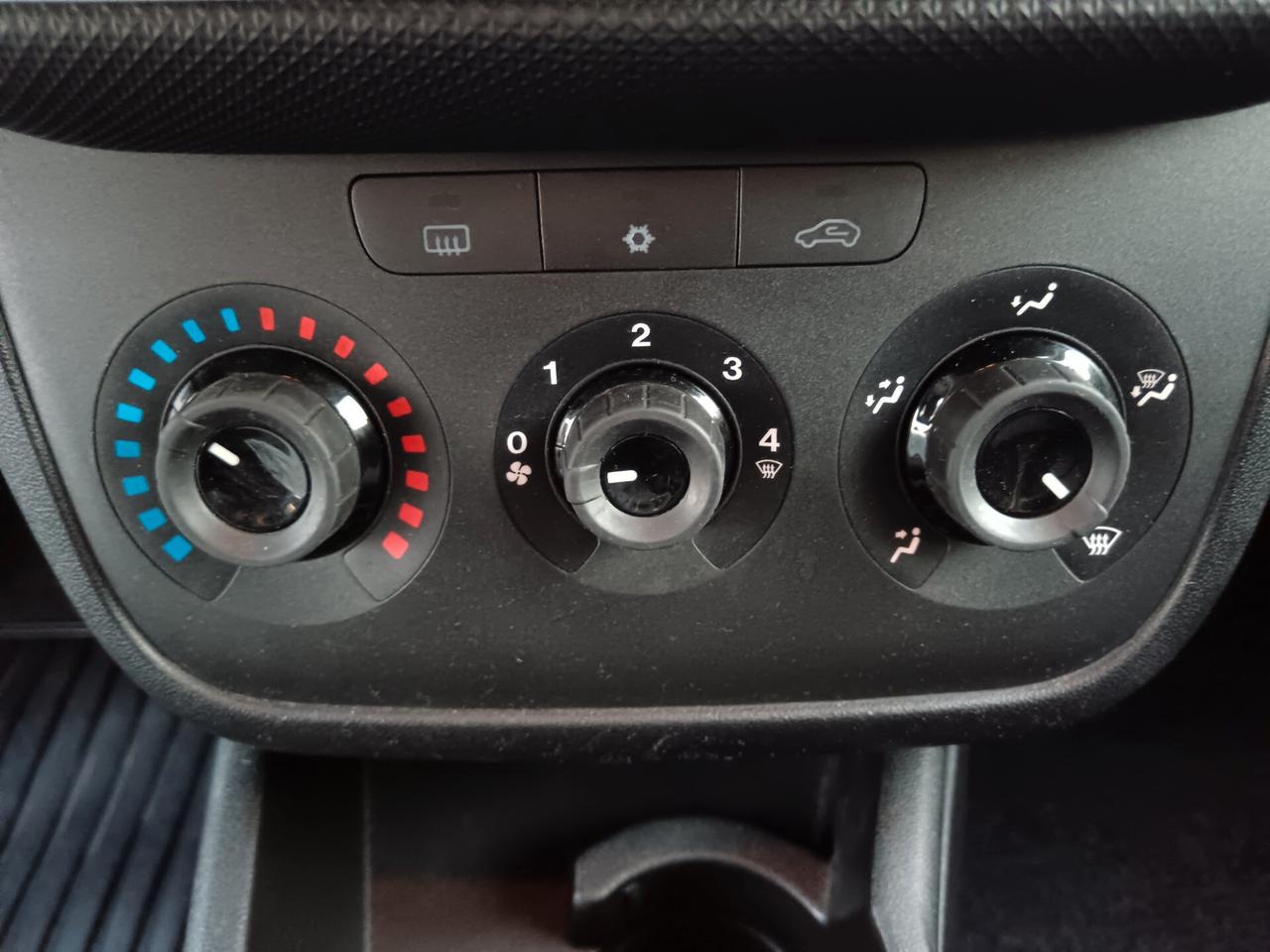 Fiat Punto 1.3 MJT 95CV 5P LOUNGE NAVI
