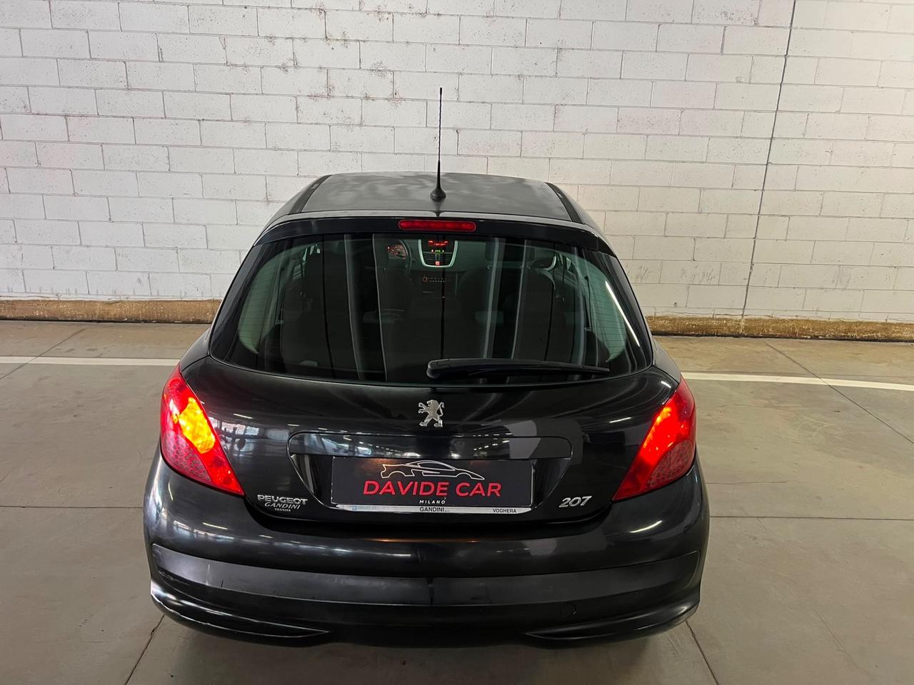 Peugeot 207 1.4 8V 75CV 3p. X Line