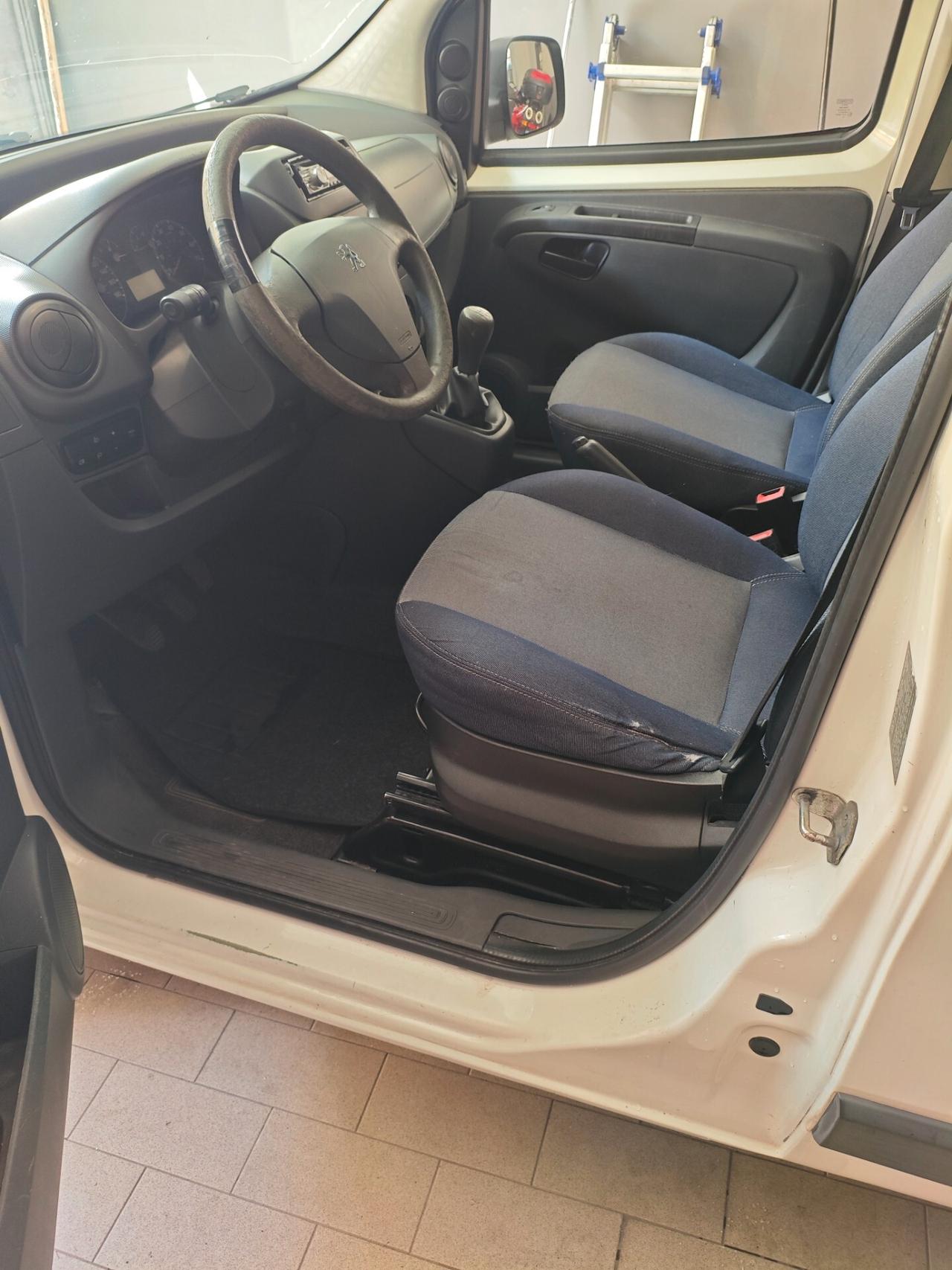 Peugeot bipper tipee