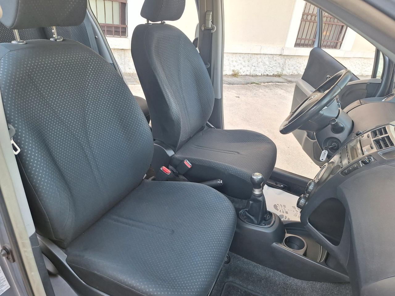 Toyota Yaris 1.0 BENZINA 5 PORTE 2010