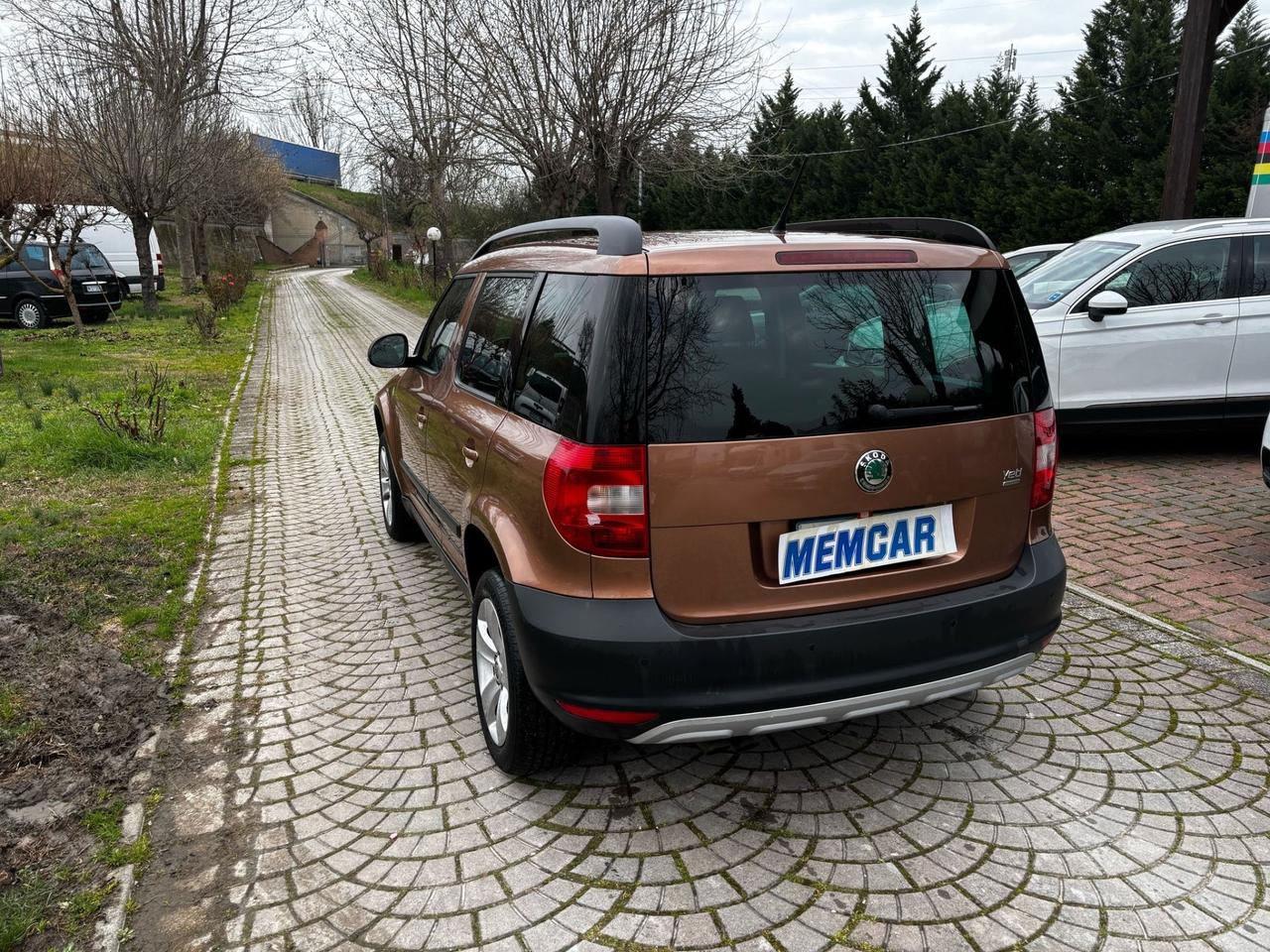 Skoda Yeti 1.6 TDI CR 105CV Ambition GreenLine IDONEA PER NEOPATENTATI BELLISSIMO PERMUTABILE