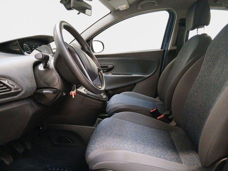 Lancia Ypsilon 1.0 firefly hybrid Silver Plus s&s 70cv