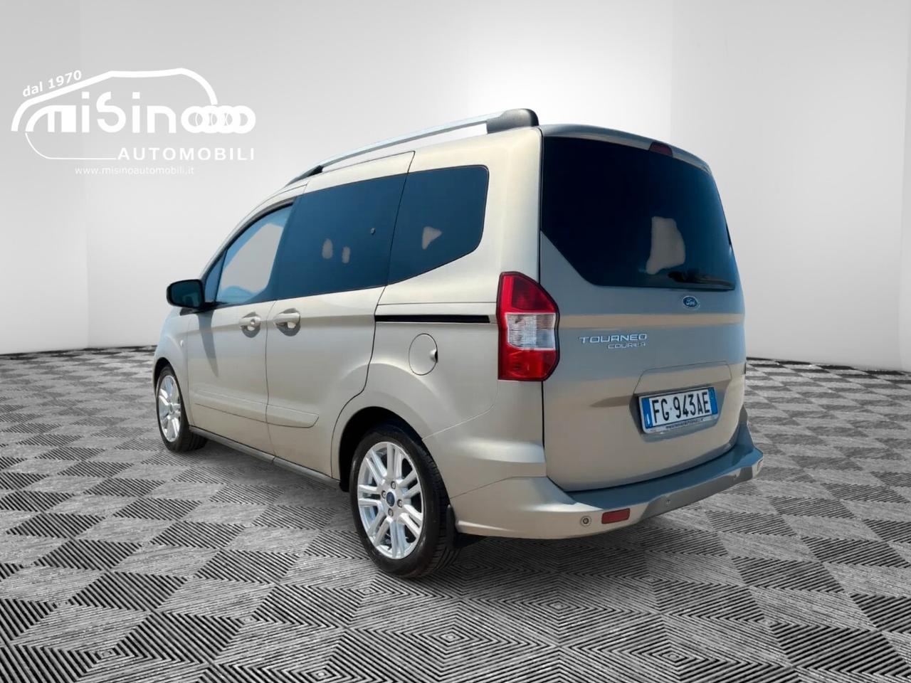 Ford Tourneo Courier 1.5 TDCI 95 CV Titanium