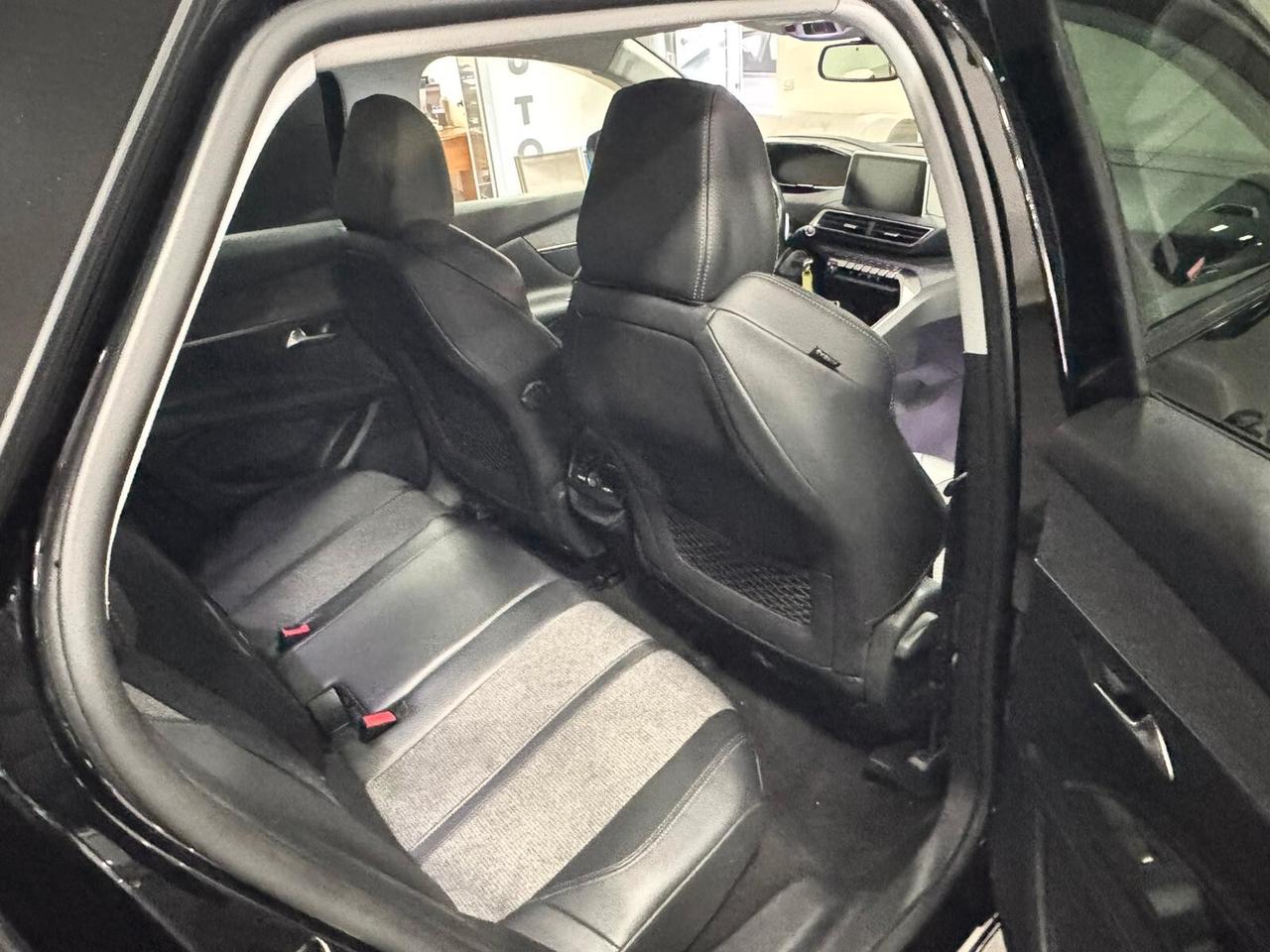 Peugeot 3008 BlueHDi 130 S&S Allure