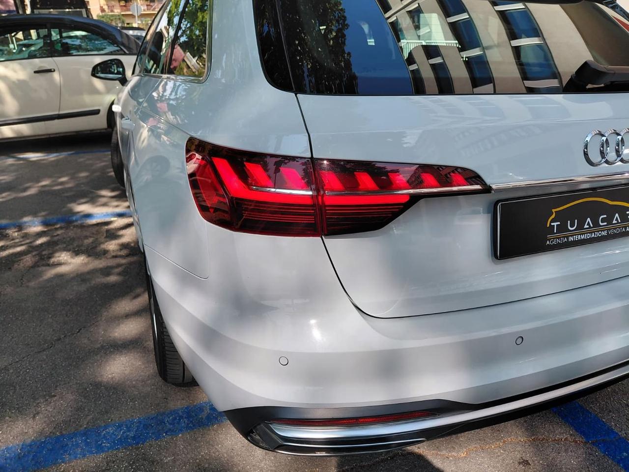 Audi A4 Business Advanced 40g-tron #11848