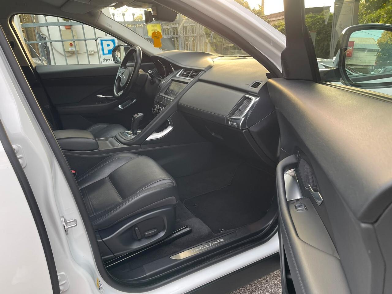 Jaguar E-Pace 2.0D 150 CV AWD aut. R-Dynamic HSE