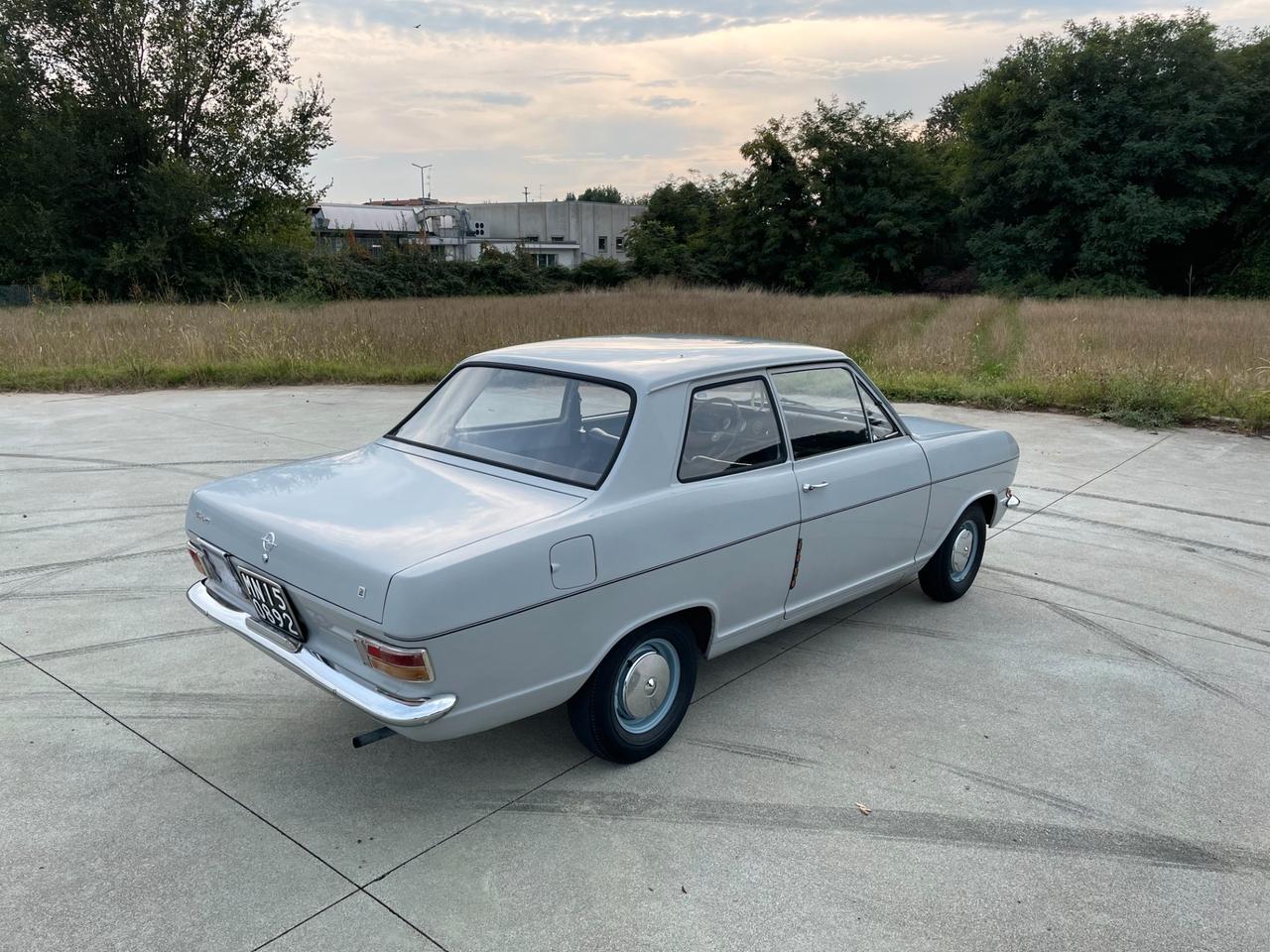 OPEL KADETT SE 2 PORTE (Macchina d'epoca)