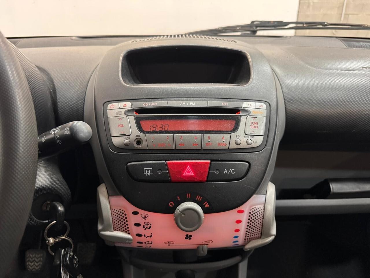 Toyota Aygo 1.0 12V VVT-i 5 porte Sol