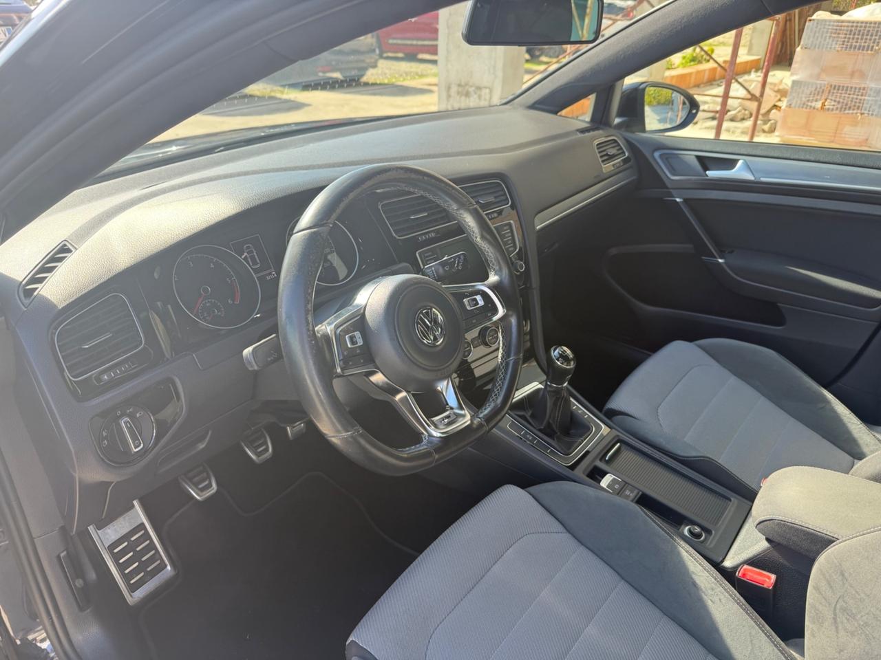 Volkswagen Golf 2.0 TDI 5p. R-Line BlueMotion Technology