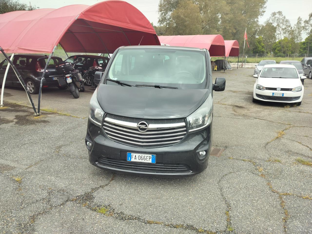 Opel Vivaro FURGONE NOVE POSTI (non è ex noleggio o simili ma di un privato)