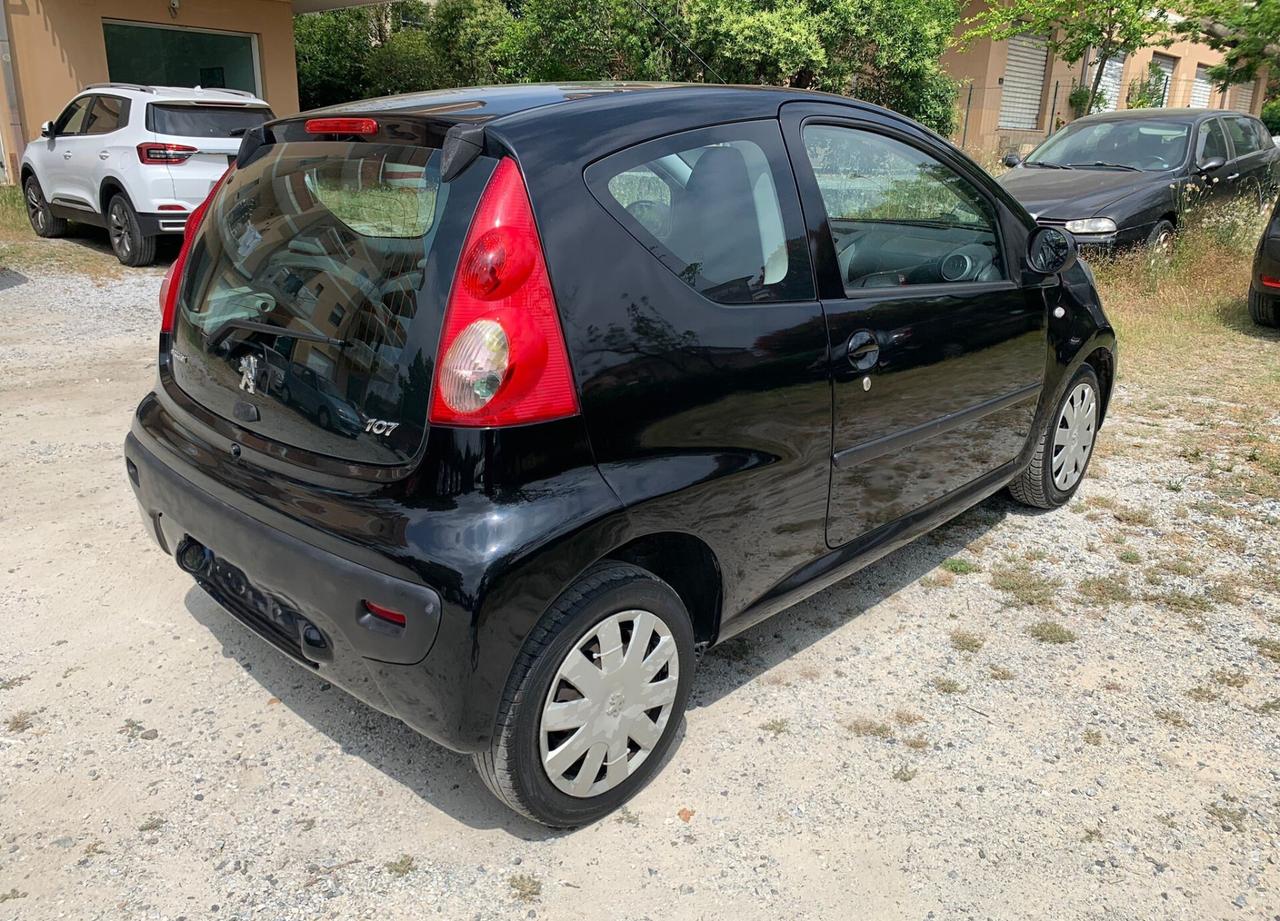 Peugeot 107 1.0 68CV 3p. Sweet Years