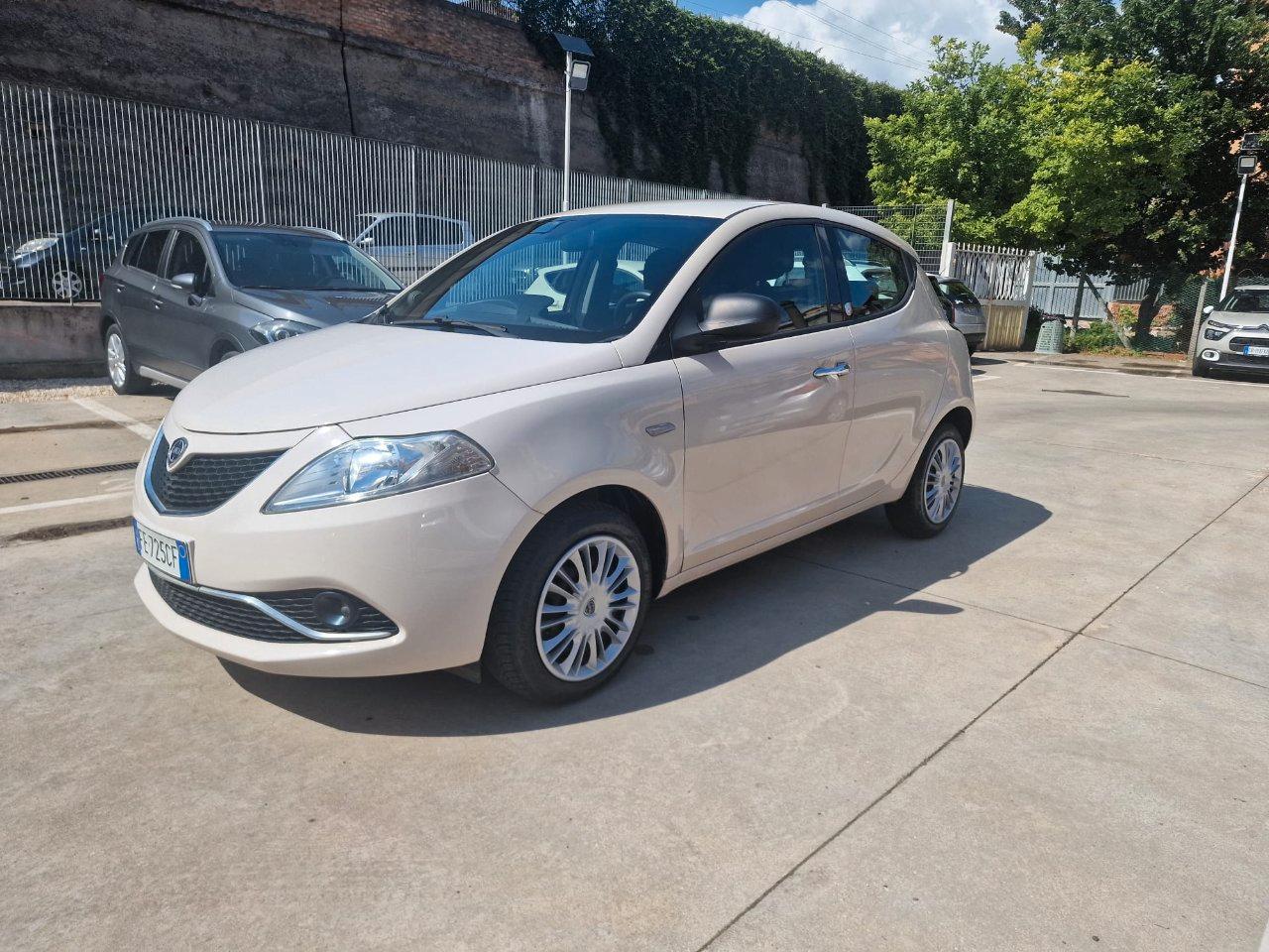 Lancia Ypsilon 5 Porte Ypsilon 1.2 Silver ecochic Gpl 69cv scad.bombola 2036