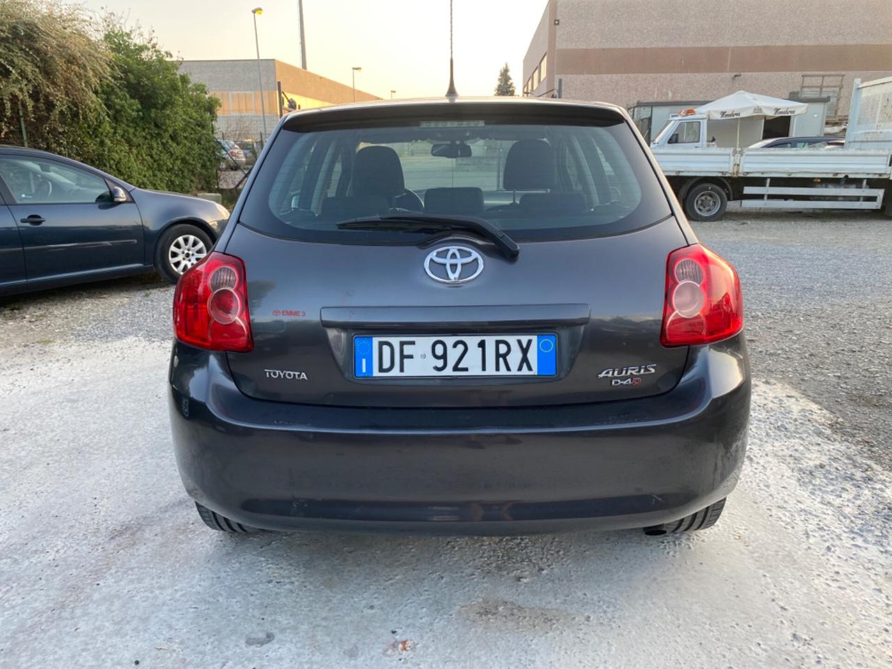 Toyota Auris 2.0 D-4D DPF 5 porte Sol