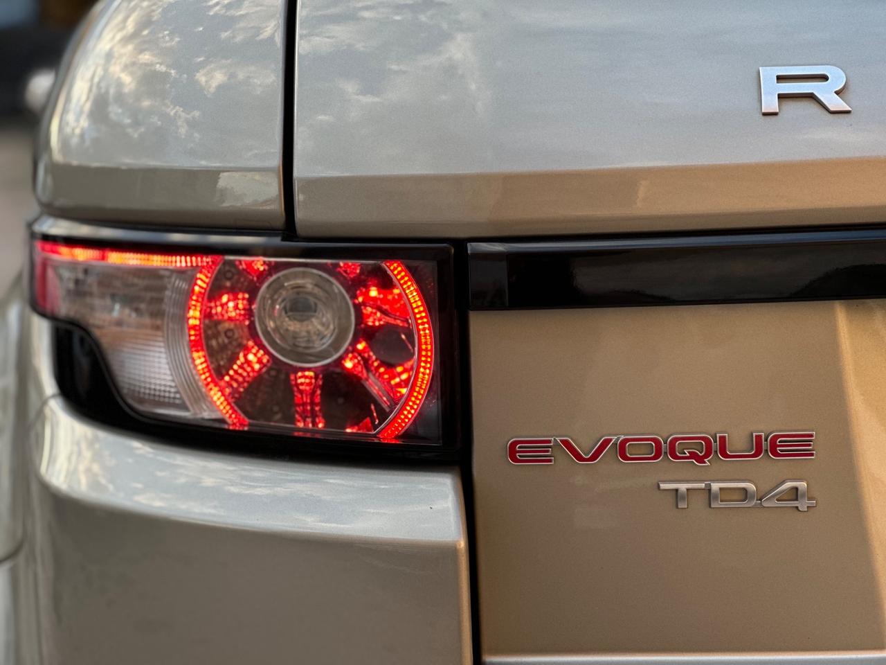 Rover Range Evoque 2.2 TD4 150cv Dynamic 2014
