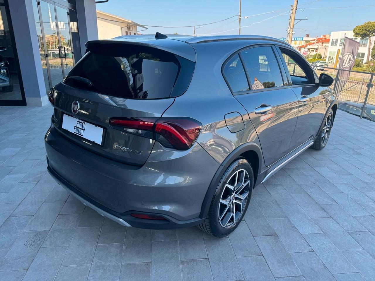 Fiat Tipo 1.0 5 porte Cross