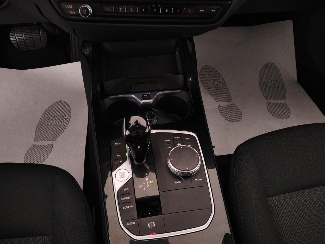 BMW 118d Business Advantage auto - TETTO APRIBILE - IVA ESPOSTA