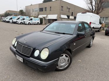 MERCEDES E200 KOMPRESOR ASI STORIC 92.000KM