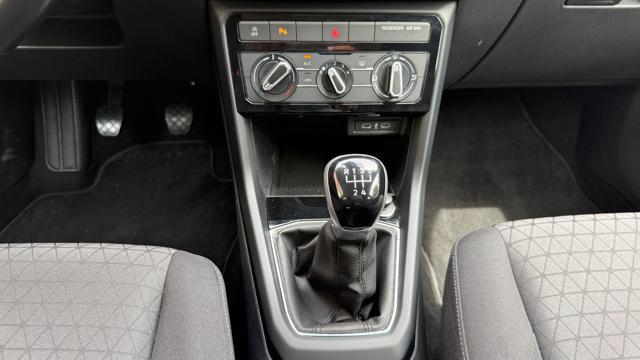 VOLKSWAGEN T-Cross 1.0TSI 95CV STYLE*C.L.16*PDC*TEL*NAVI*CARPLAY*