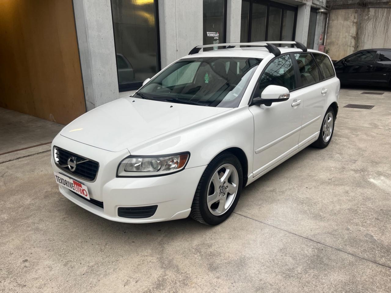 Volvo V50 D2 R-design