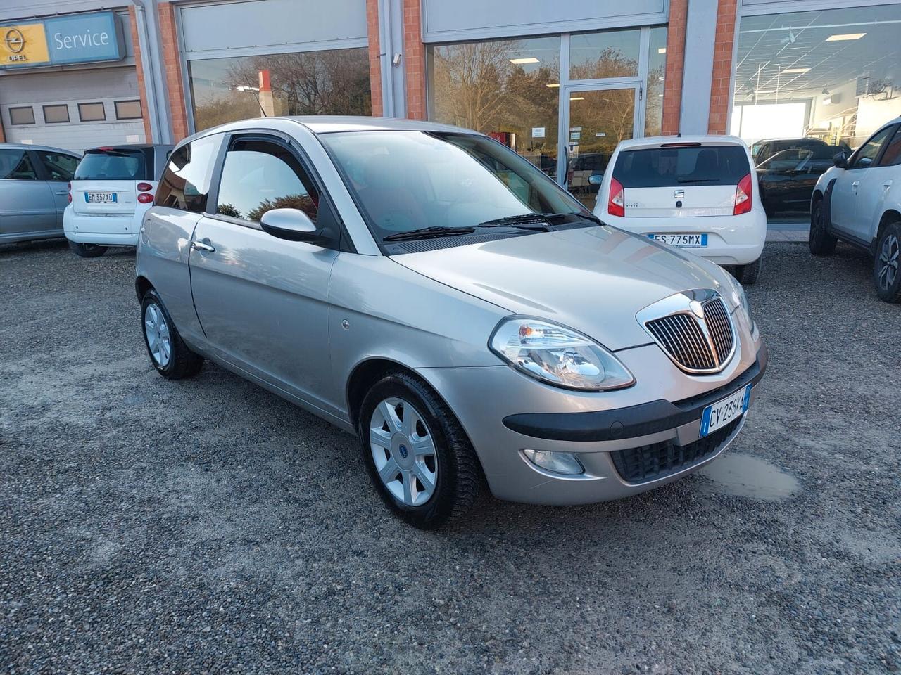 Lancia Ypsilon 1.2 Argento OK NEOPATENTATI 125000KM