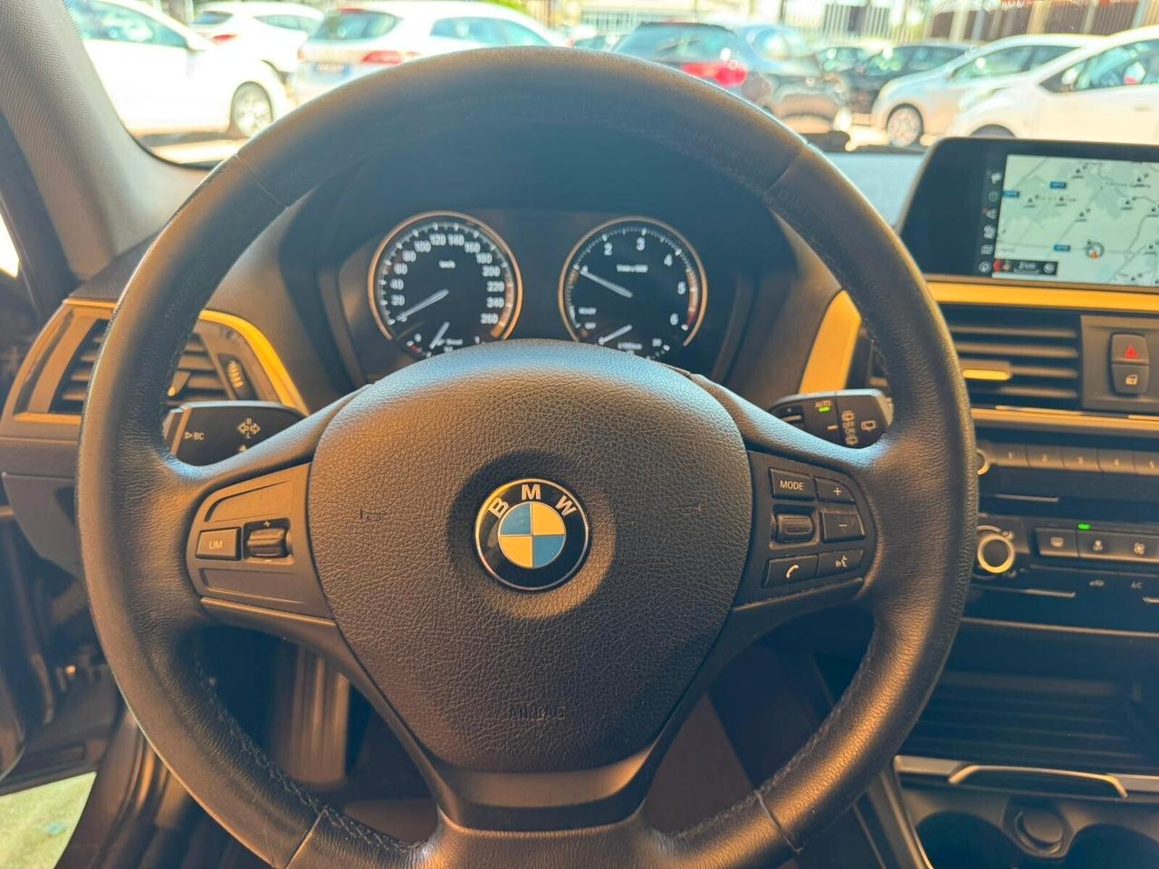 Bmw 116 116d 5p. Advantage