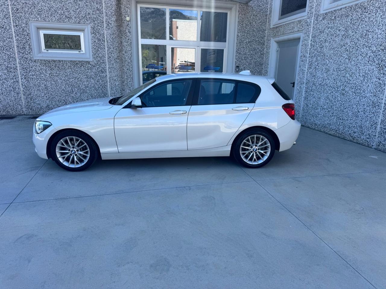 Bmw Serie 1 versione 118d 5p. Unique