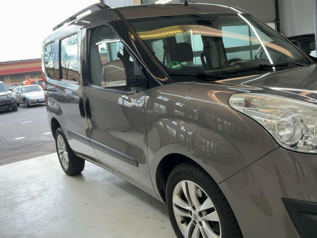 Opel Combo edotion 1.6 cdti 7 posti iva compresa