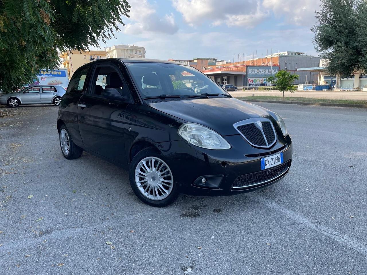Lancia Ypsilon Restayling 1.3 MJT 75 CV Argento Full Perfett