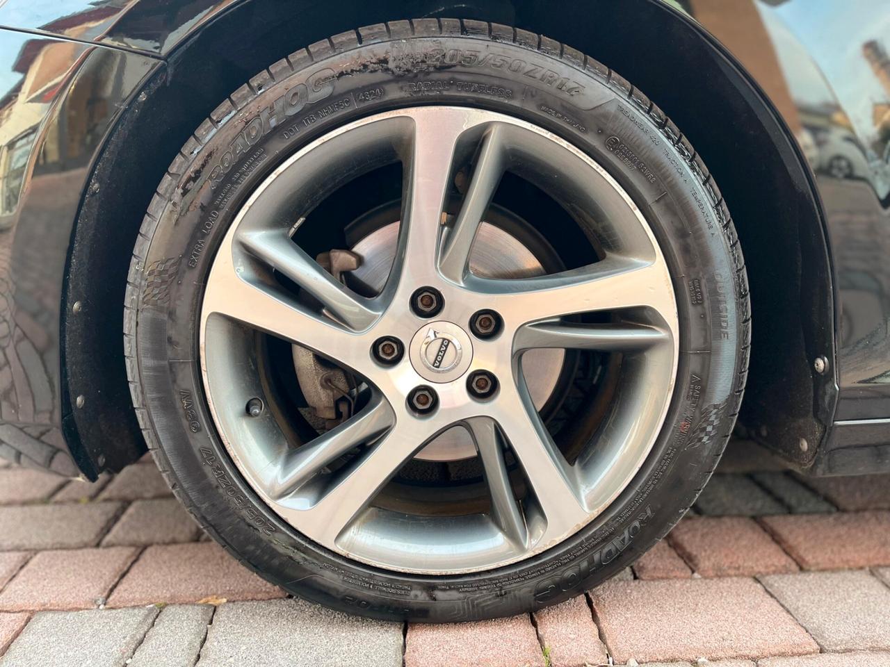 Volvo V40 D2 MOMENTUM