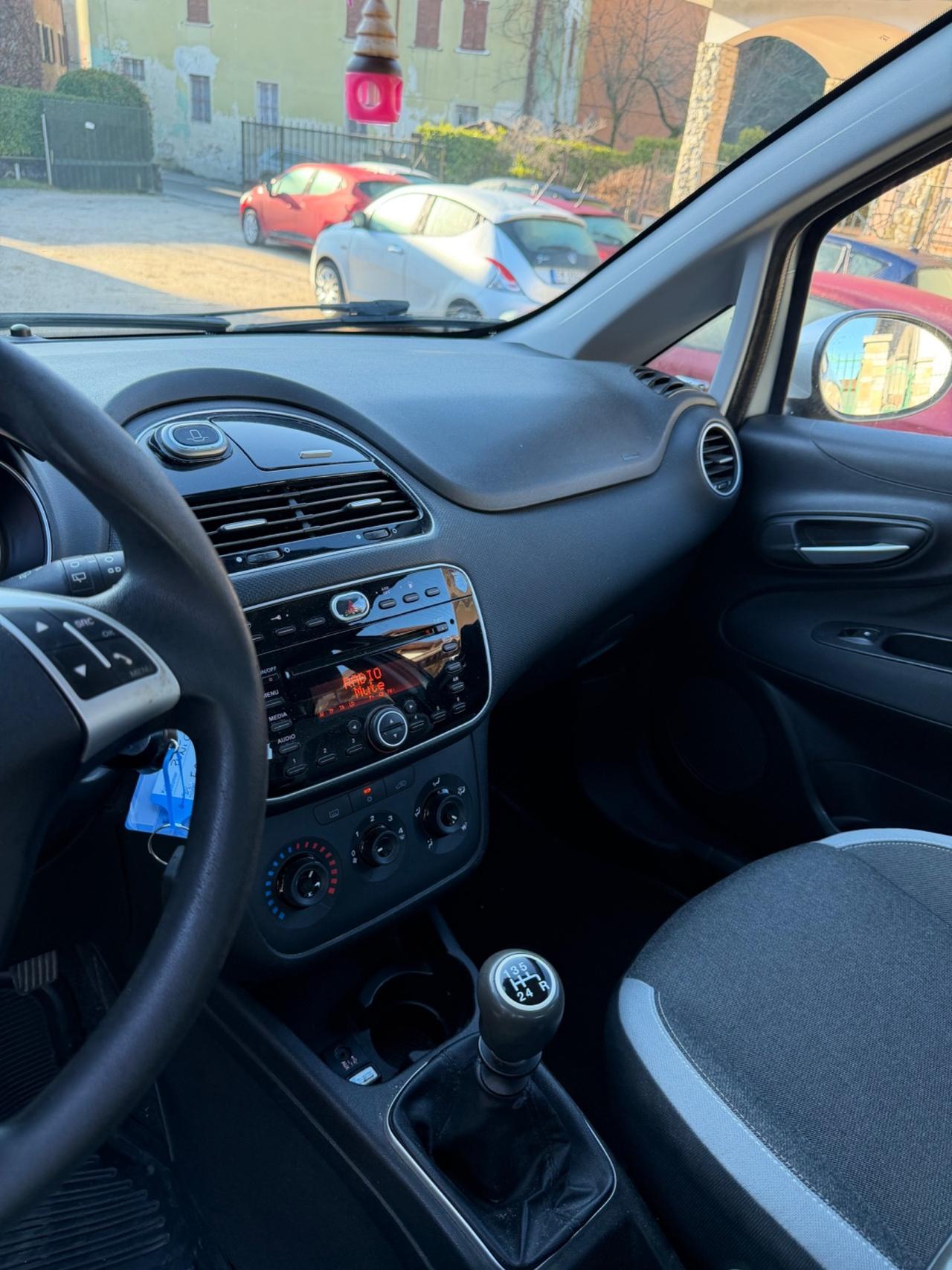 Fiat PUNTO 1.4 8V 5P EASYPOWER STREET NEOPAT