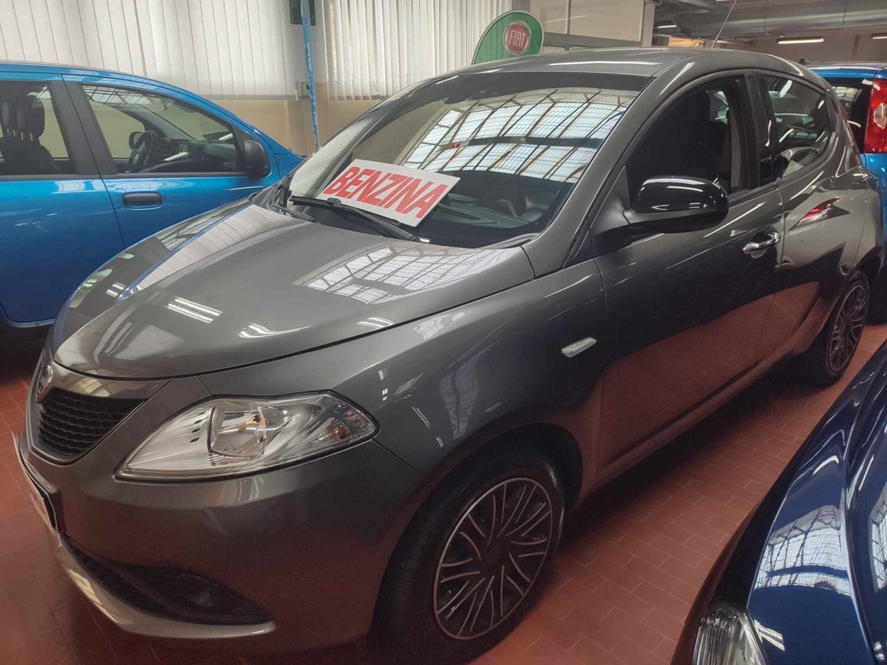 Lancia Ypsilon 1.2 69 CV 5 porte S&S Gold