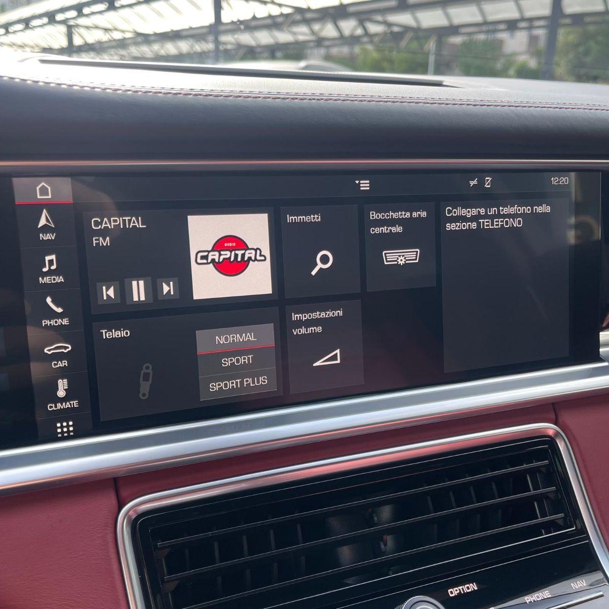 PORSCHE - Panamera -