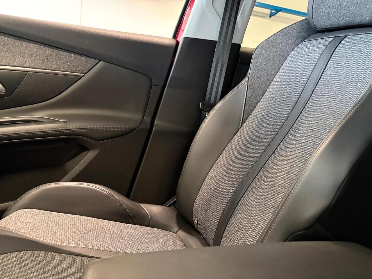 Peugeot 3008 ALLURE BlueHDi 130 EAT8 SPOTICAR