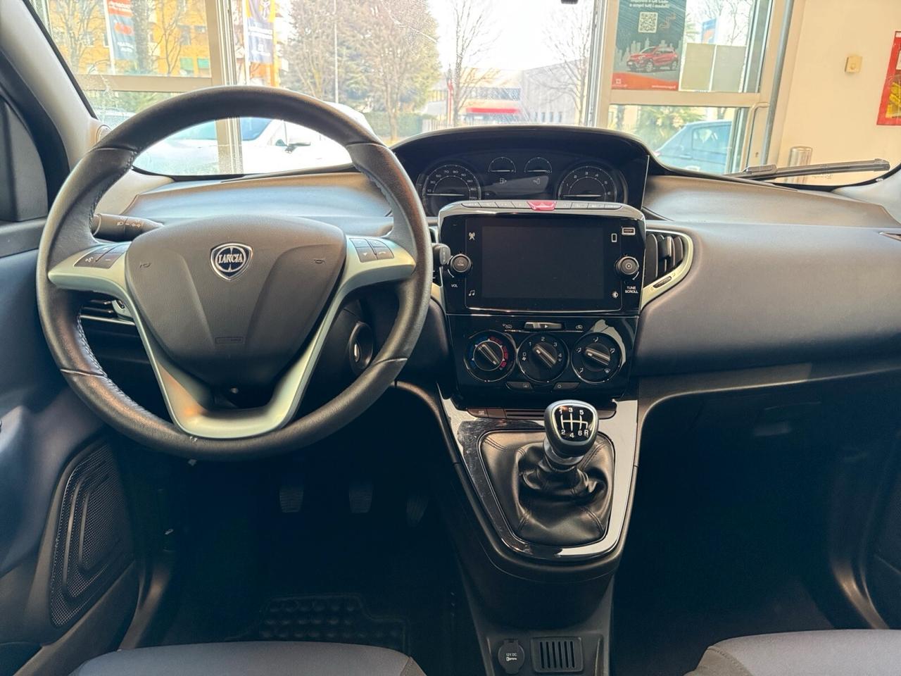 Lancia Ypsilon 1.0 FireFly 5 porte S&S Hybrid Platino