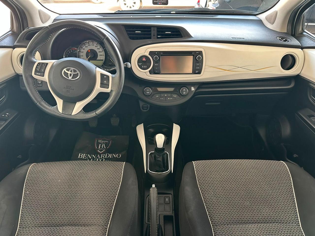 Toyota Yaris 1.0 5 porte Lounge 2014