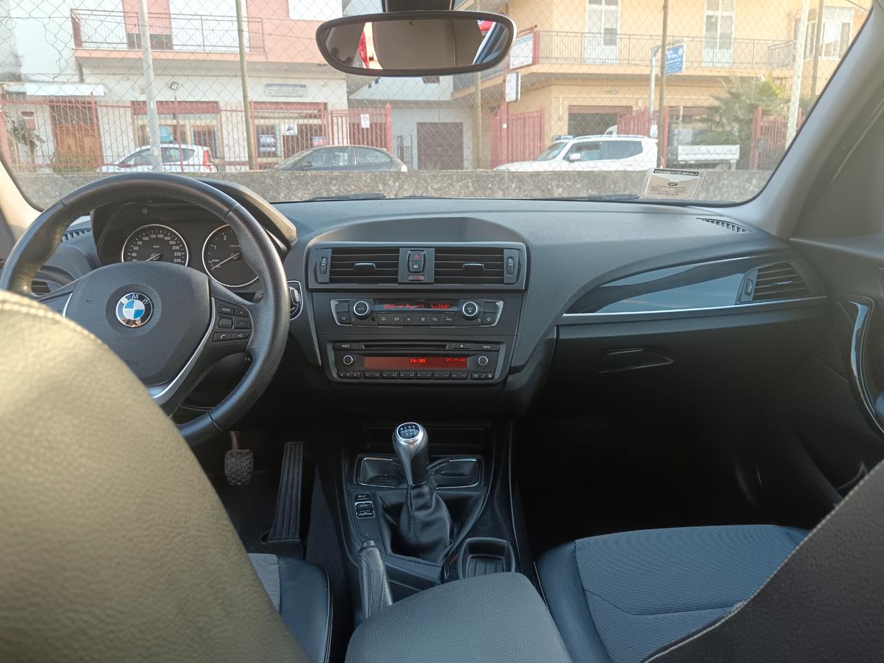 Bmw 116 116d 5p. Urban