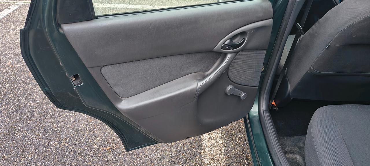 Ford Focus 1.8 TDCi (100CV) cat 5p. Zetec
