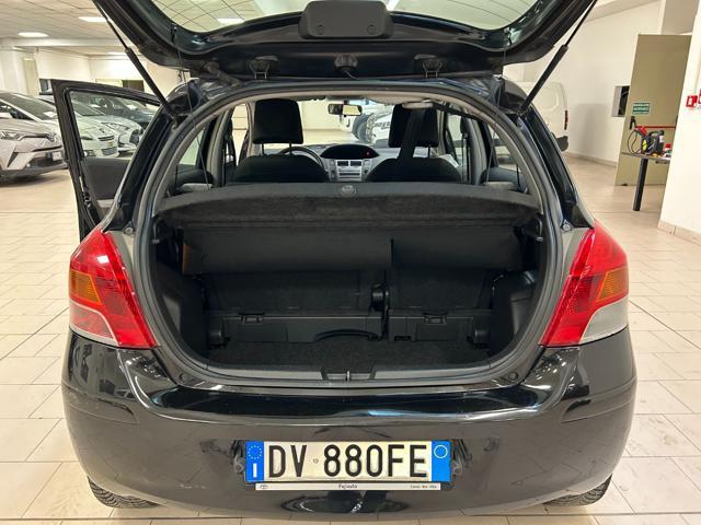 TOYOTA Yaris 1.0 5 porte Now