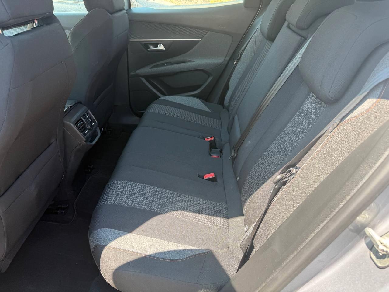 Peugeot 3008 2021 1500 130 EAT8 Crossway