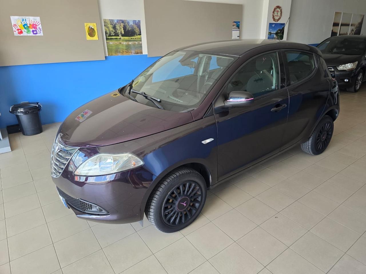 Lancia Ypsilon 0.9 TwinAir 85 CV 5 porte Metano Ecochic Gold