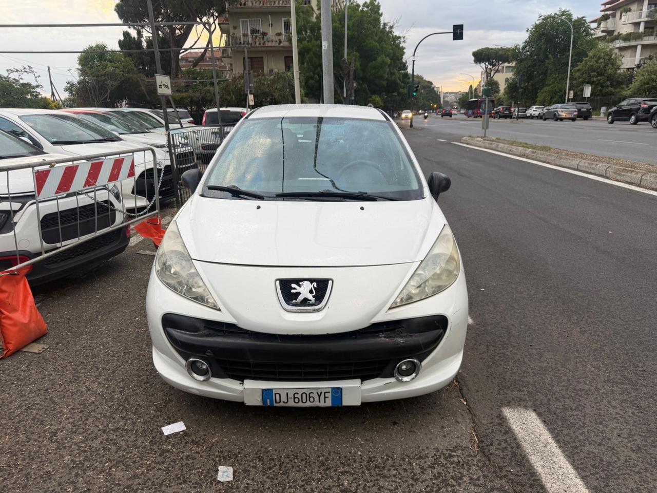 Peugeot 207 1.4 8V 75CV 5p. ONE Line