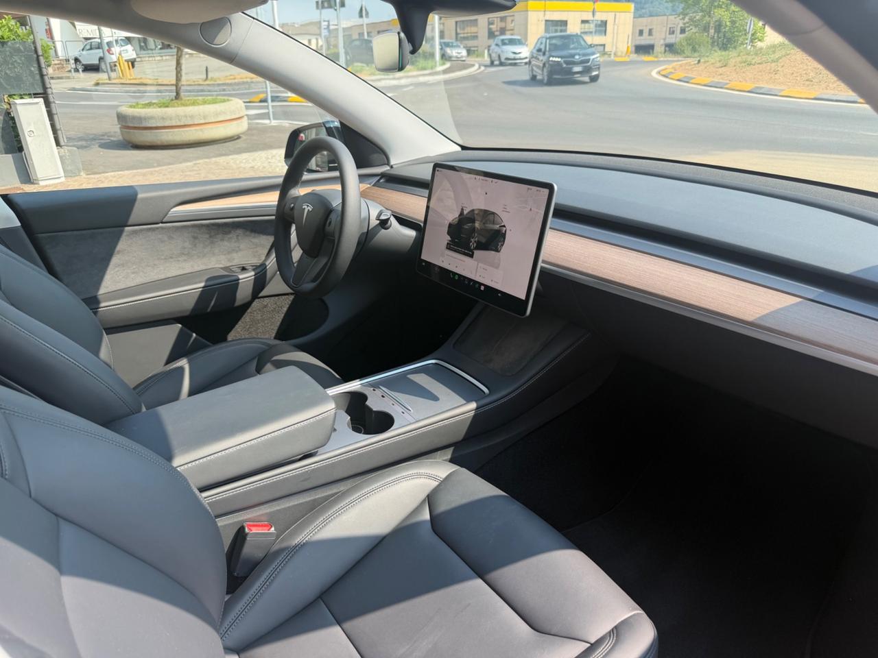 Tesla Model Y RWD