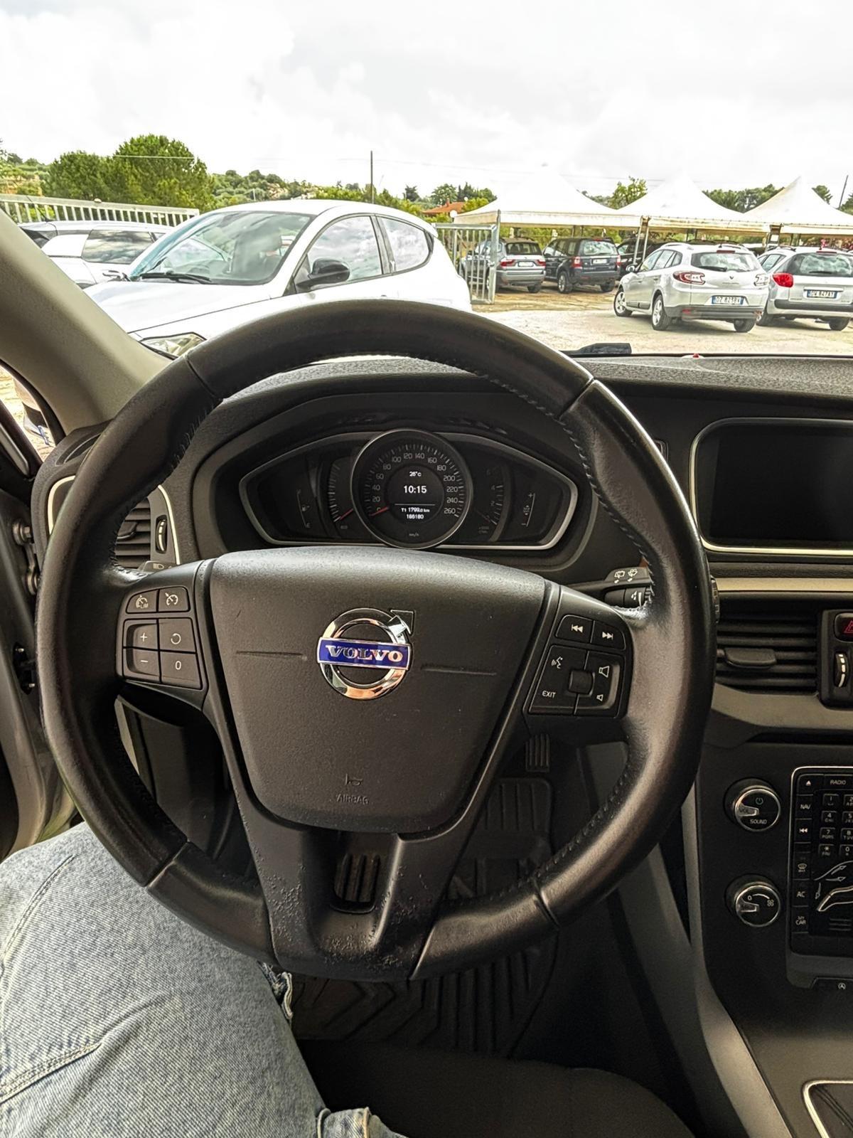 Volvo V40 D2 R-design Momentum