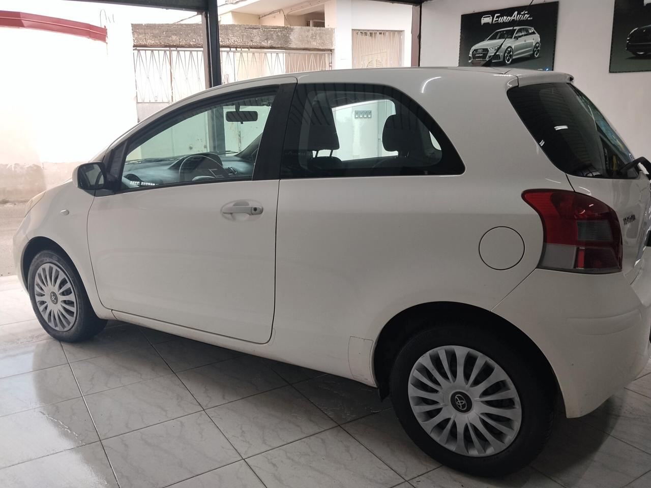 Toyota Yaris 1.0 benzina 2010 CON GARANZIA