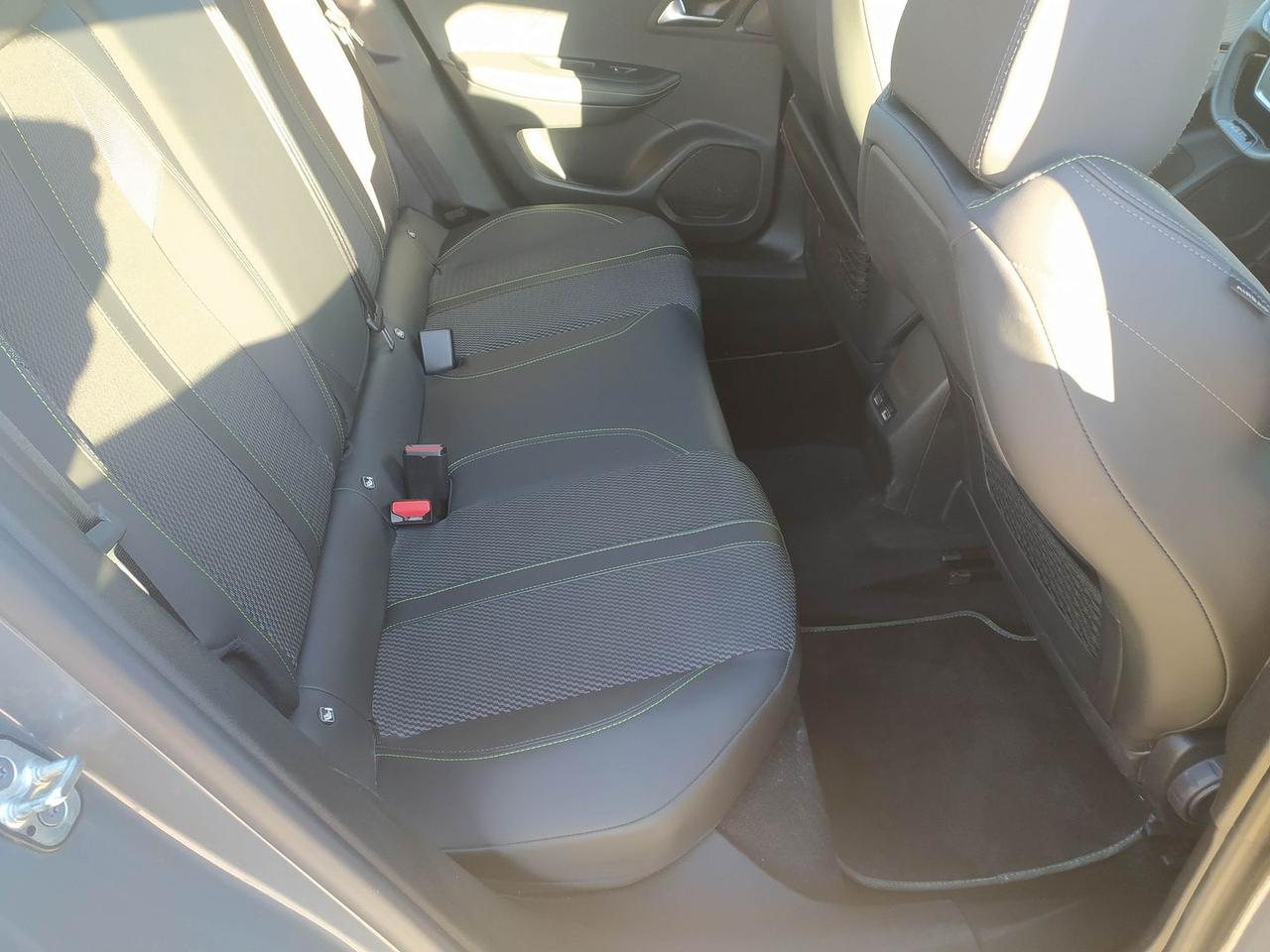 Peugeot 2008 GT e-2008 156 #8105