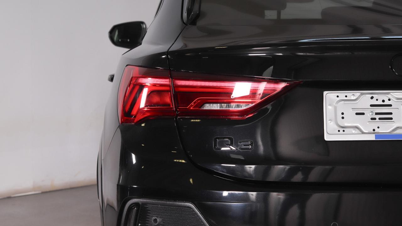 Audi Q3 Sportback 35 Tdi S-line Black Identity 150 Cv