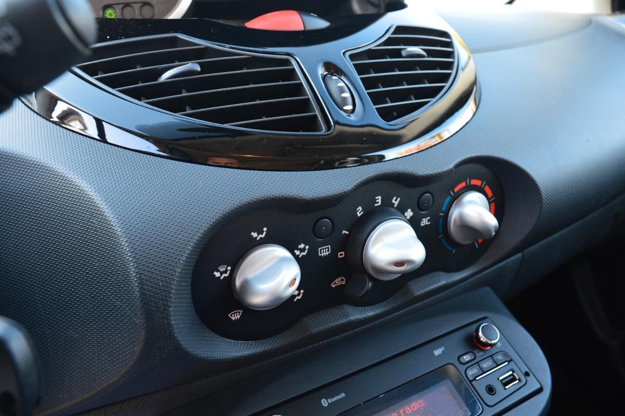 Renault Twingo 1.2 16V Night&Day