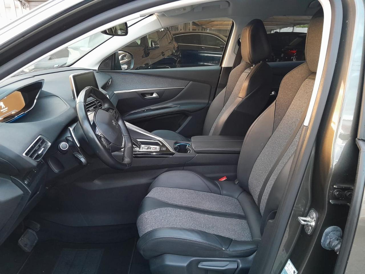 Peugeot 3008 BlueHDi 130 S&S EAT8 Allure